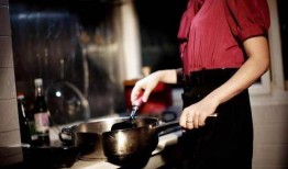 爆料婆婆做饭不香了视频,视频曝光家庭温馨瞬间