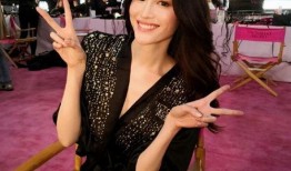 何穗最新爆料消息新闻,揭秘时尚界背后的故事